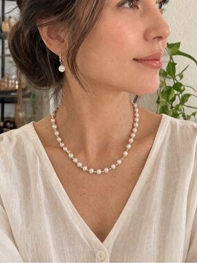 Minimalist Freshwater Pearl Necklace with Gold-Tone Accents